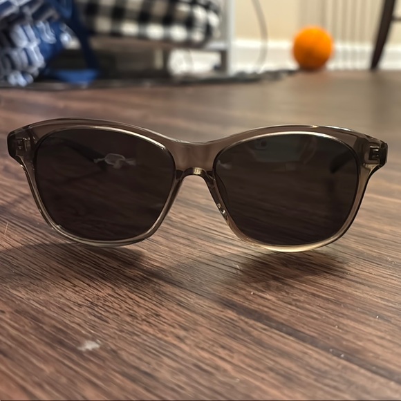 Costa Sarasota Limited Edition Polarized Sunglasses - Picture 2 of 13